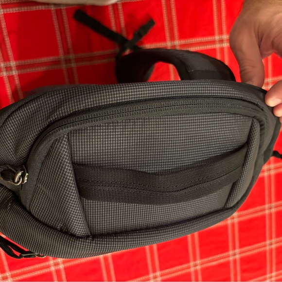 Thule pack back. Excellent condition. - Picture 4 of 6